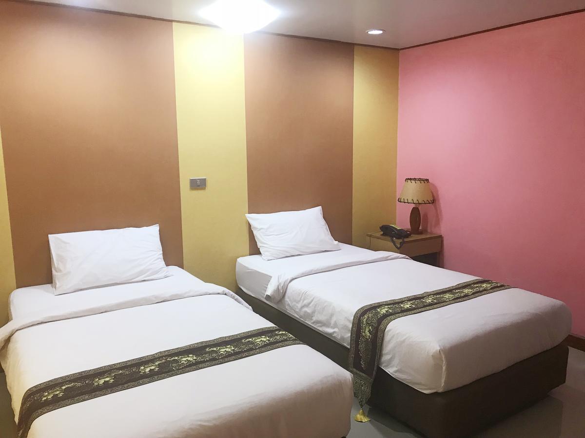 Toh Buk Seng Ayutthaya Hotel Buitenkant foto