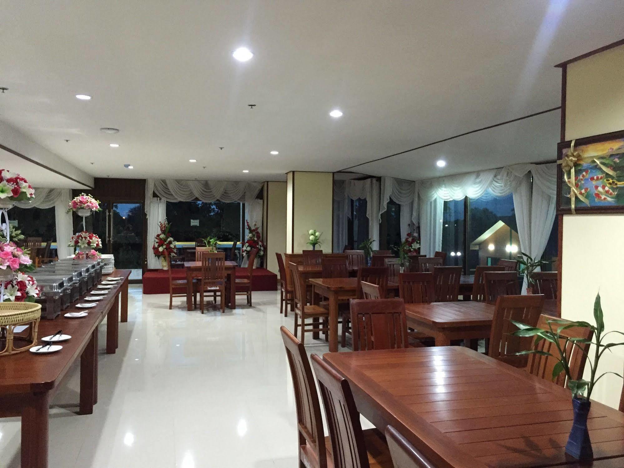 Toh Buk Seng Ayutthaya Hotel Buitenkant foto