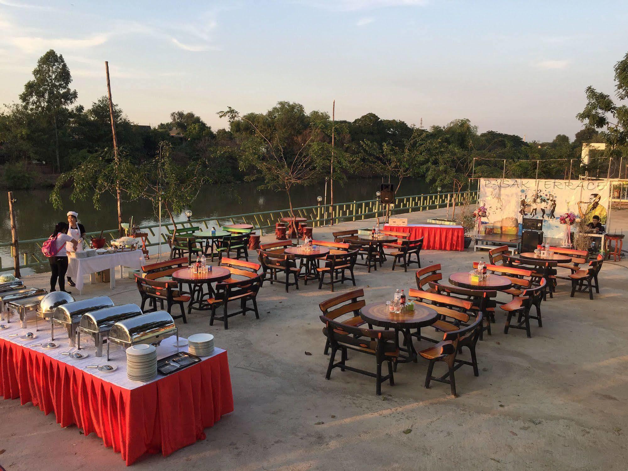 Toh Buk Seng Ayutthaya Hotel Buitenkant foto