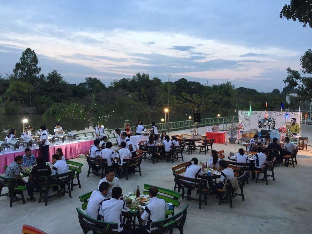 Toh Buk Seng Ayutthaya Hotel Buitenkant foto